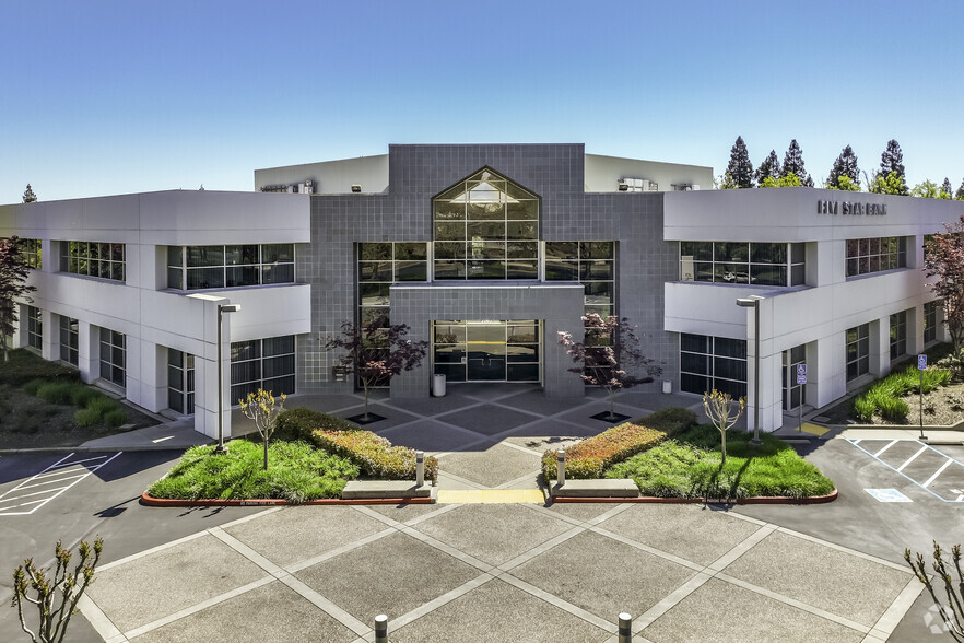 2240 Douglas Blvd, Roseville, CA for lease - Building Photo - Image 2 of 6