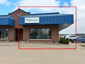 24-56 Sturgis Corner Dr, Iowa City, IA for lease Interior Photo- Image 2 of 18