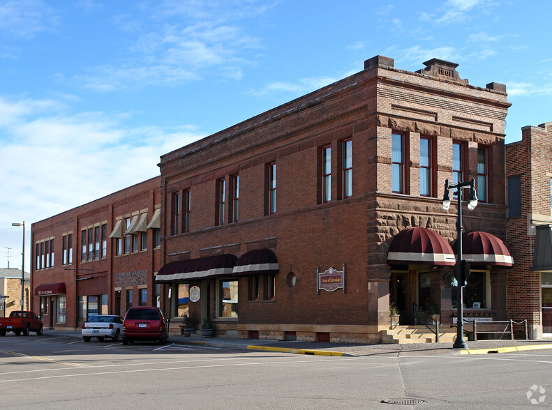 1002-1014 4th Ave, Worthington, MN for sale - Primary Photo - Image 1 of 1