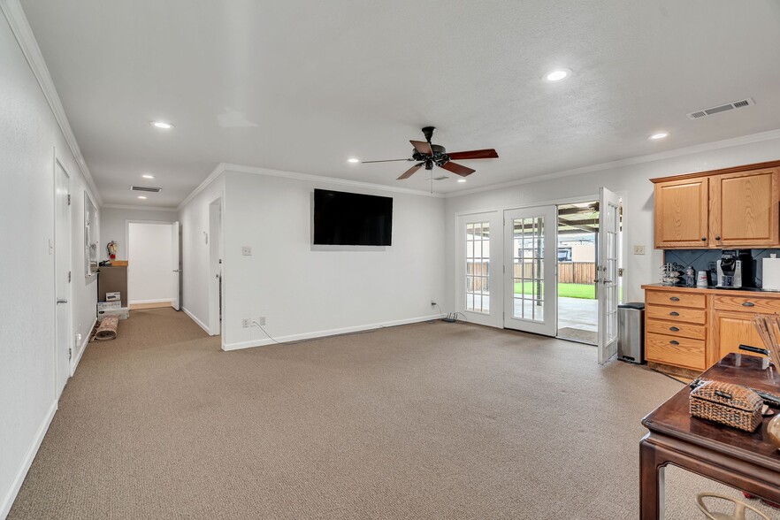 4520 Keller Hicks Rd, Keller, TX for lease - Interior Photo - Image 3 of 8