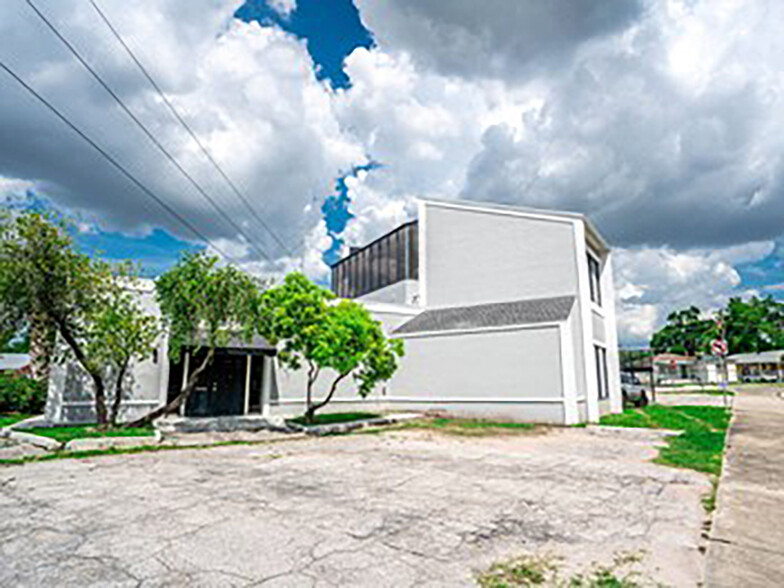 3922 Tampa St, Tampa, FL for lease - Building Photo - Image 2 of 4