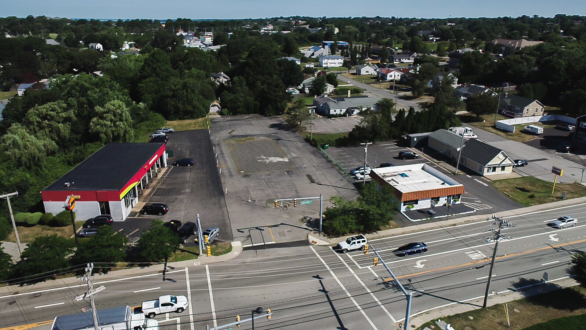 160 E Main Rd, Middletown, RI for sale Building Photo- Image 1 of 1