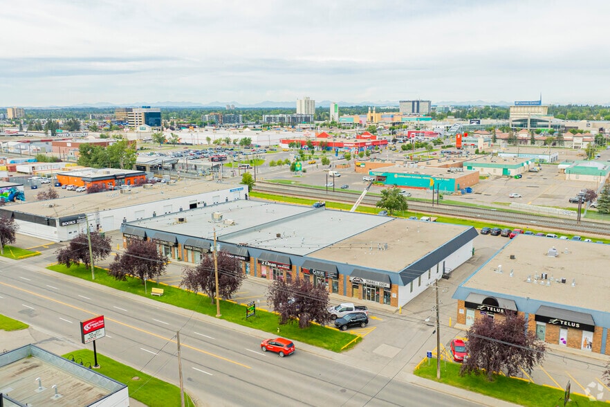 6043-6055 Centre St S, Calgary, AB for lease - Aerial - Image 2 of 3