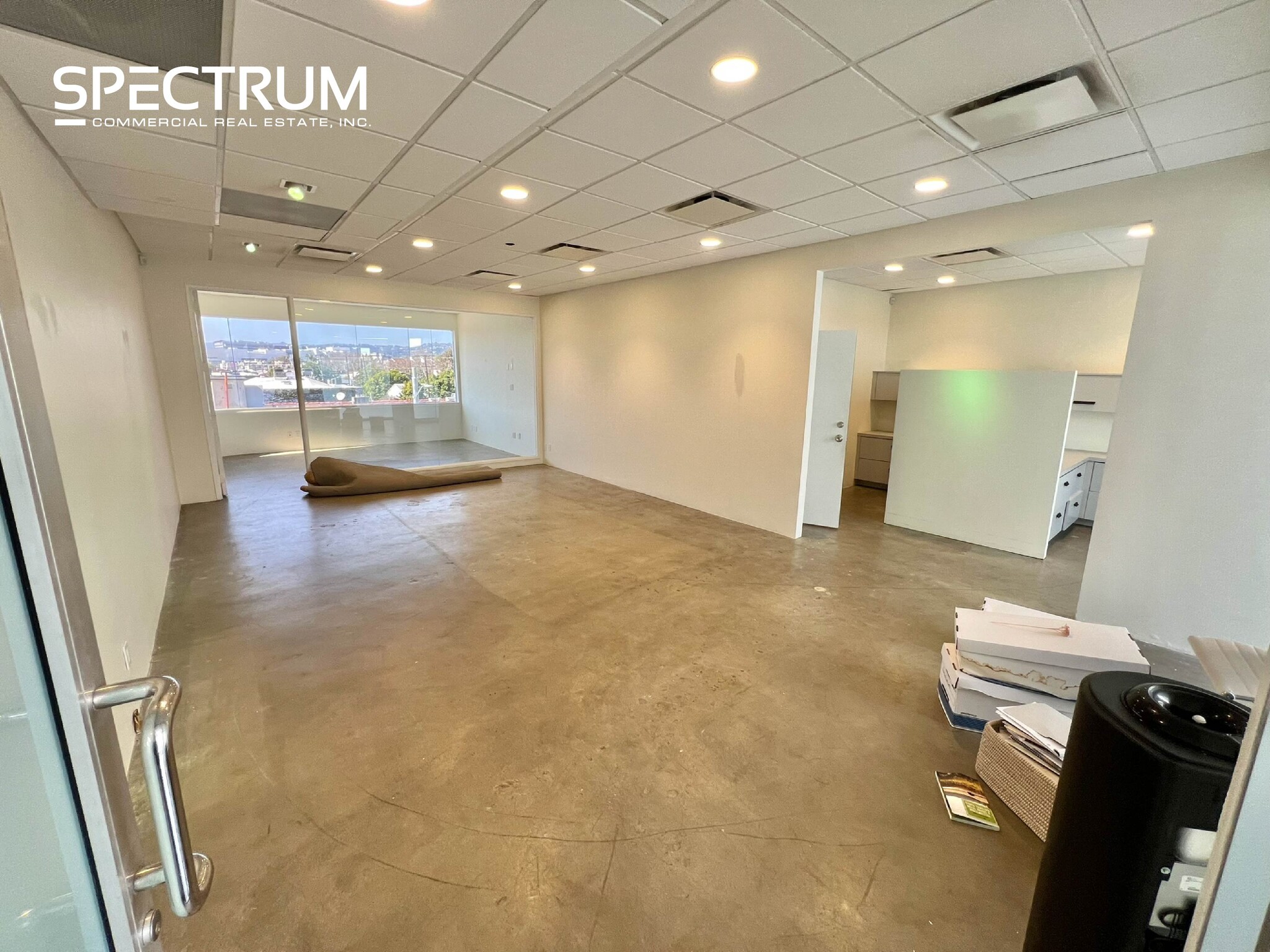 8065-8075 W 3rd St, Los Angeles, CA for lease Interior Photo- Image 1 of 5