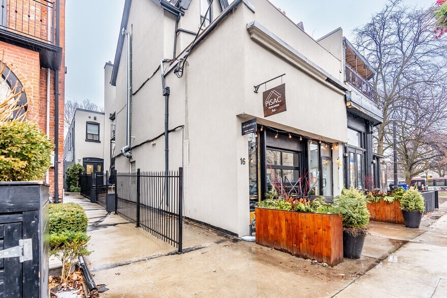 18 Dupont St, Toronto, ON for lease - Building Photo - Image 2 of 2