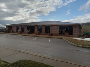 55 MedPark Dr, Somerset, KY for lease Building Photo- Image 2 of 4