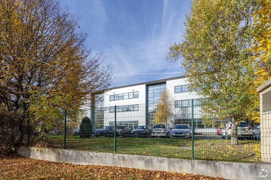Office in Roissy-en-France for lease - Building Photo - Image 2 of 2