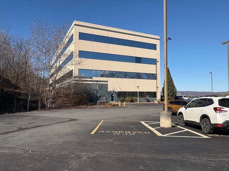 1065 Route 315, Wilkes Barre, PA for lease - Building Photo - Image 3 of 4
