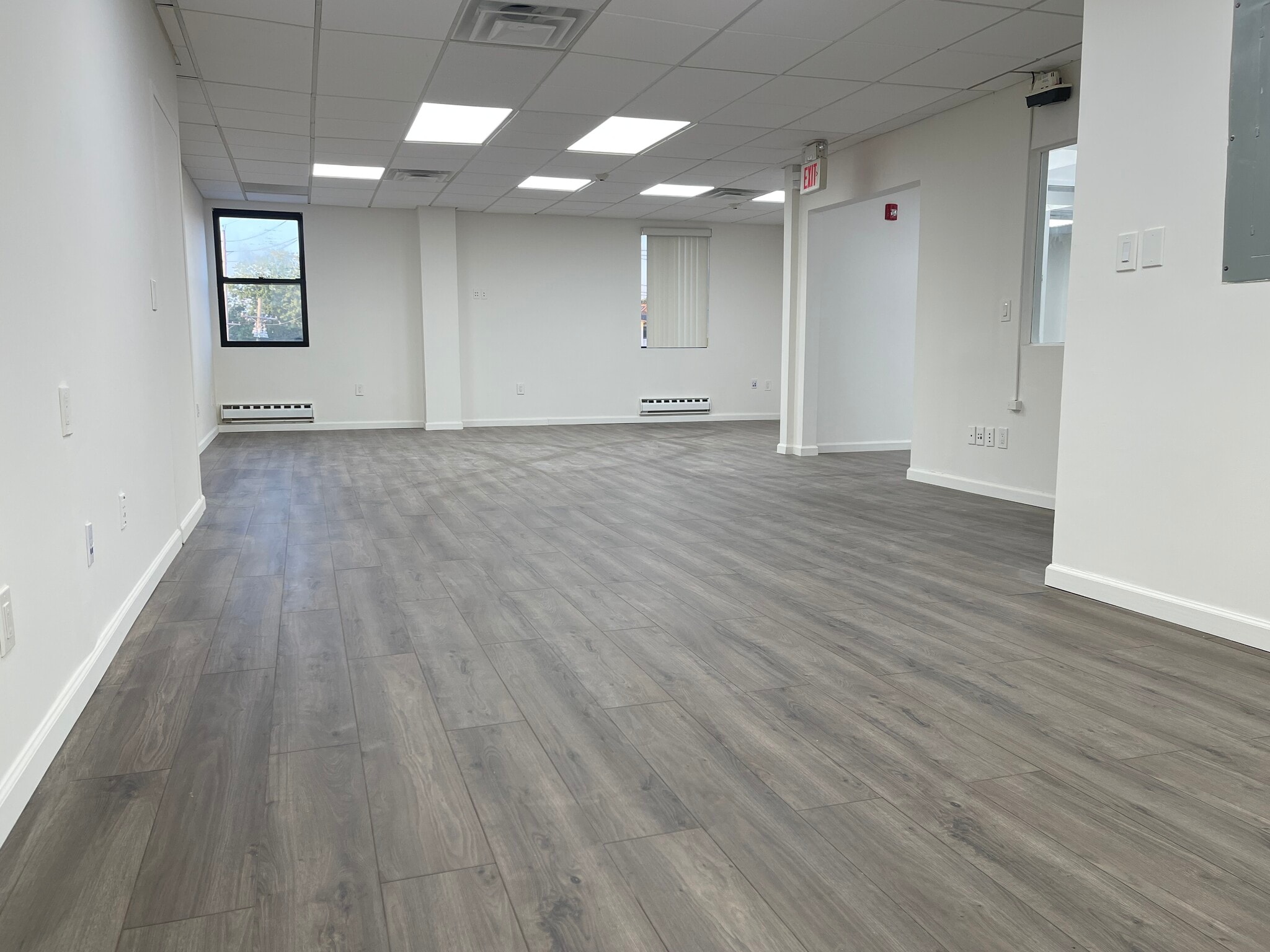 111 Grand Ave, Palisades Park, NJ for lease Building Photo- Image 1 of 17