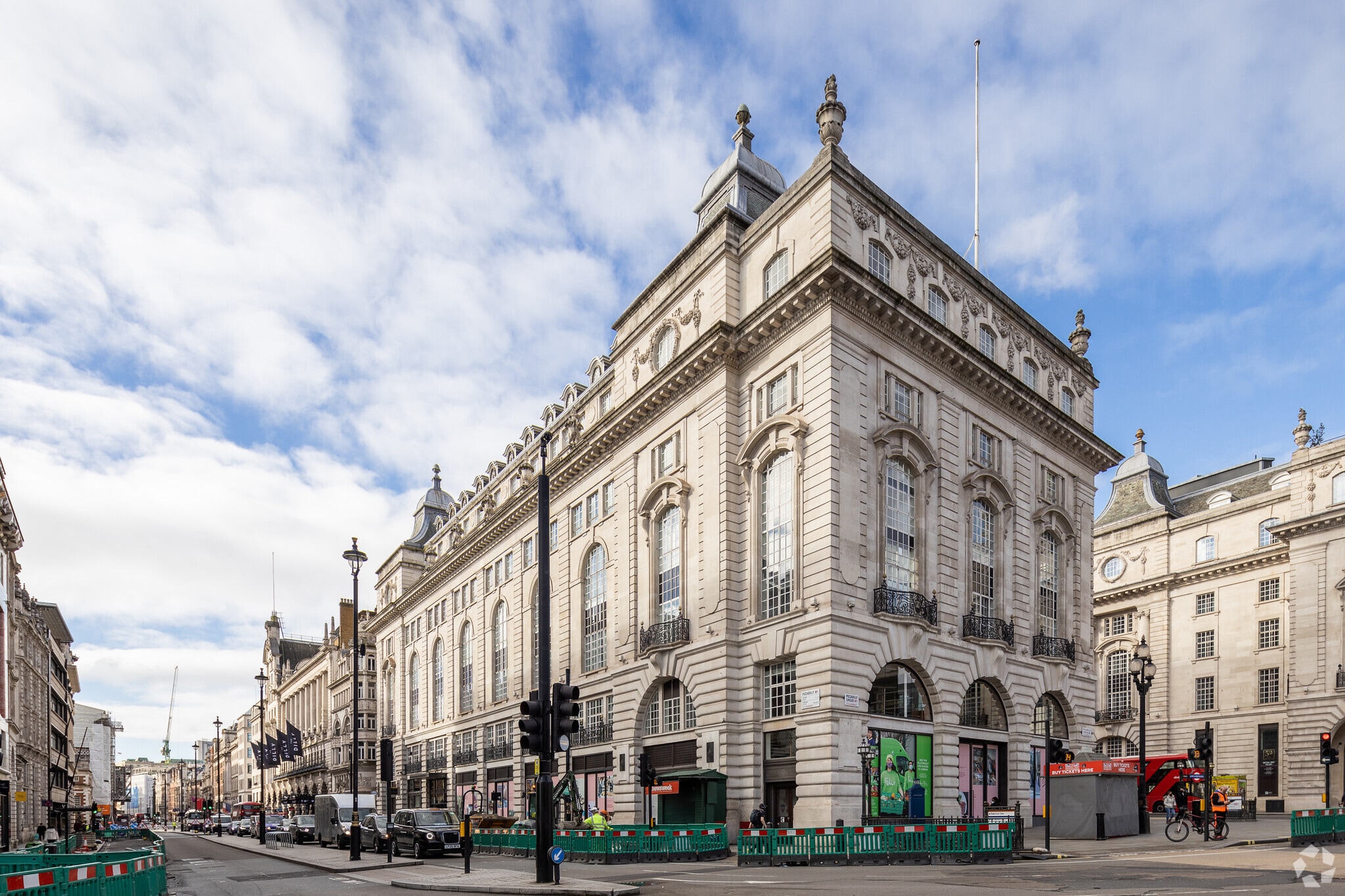 10 Piccadilly, London for sale Primary Photo- Image 1 of 1