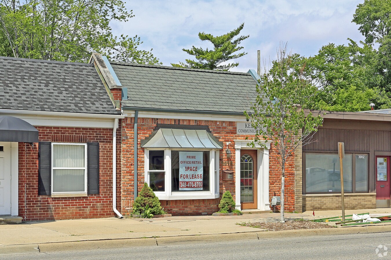 3918 12 Mile Rd, Berkley, MI 48072