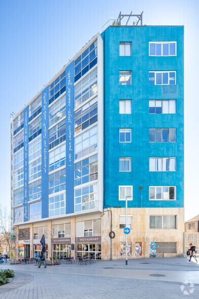 Office in Barcelona, Barcelona for sale - Building Photo - Image 2 of 3