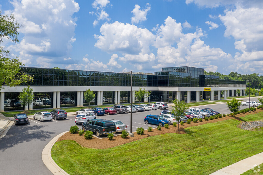 10021 Westlake Dr, Charlotte, NC for sale - Primary Photo - Image 1 of 1