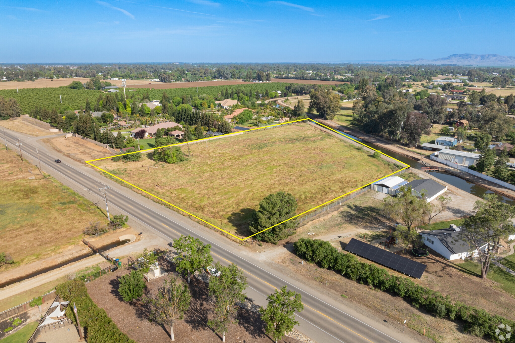 10368 E Shaw Ave, Clovis, CA for sale Primary Photo- Image 1 of 22