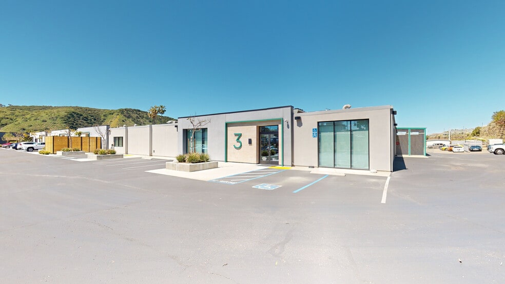 11425 Sorrento Valley Rd, San Diego, CA for lease - Building Photo - Image 2 of 6