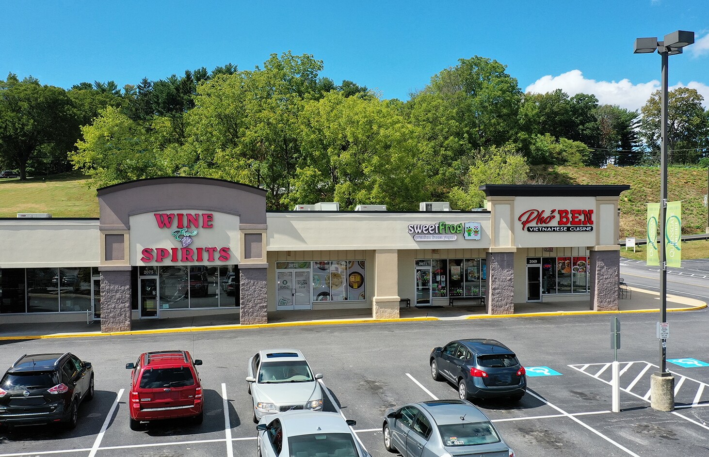 2081 Springwood Rd, York, PA 17403 Queensgate Shopping Center