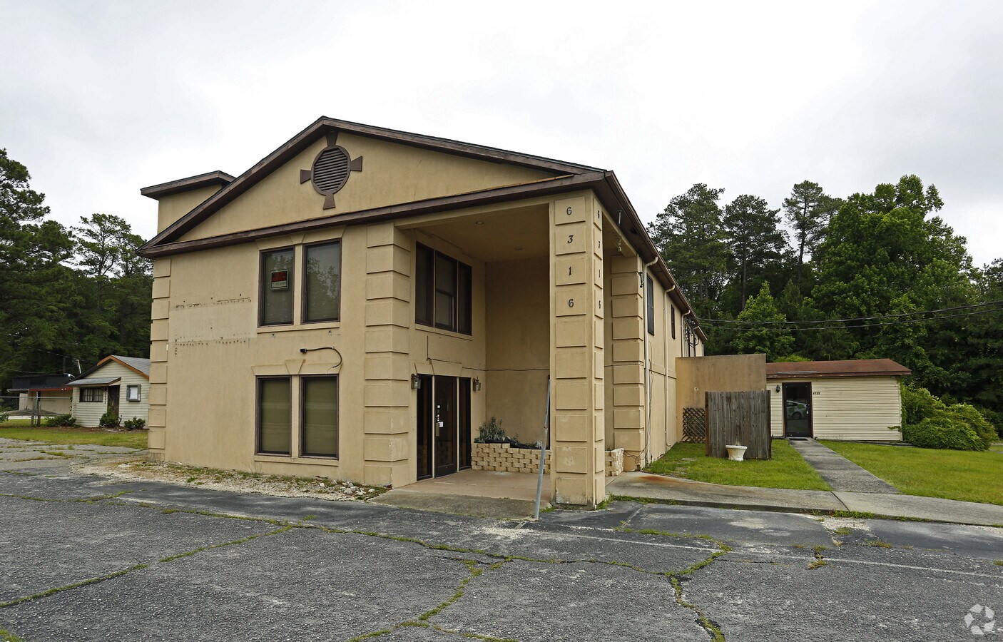 6316 Ramsey St, Fayetteville, NC 28311