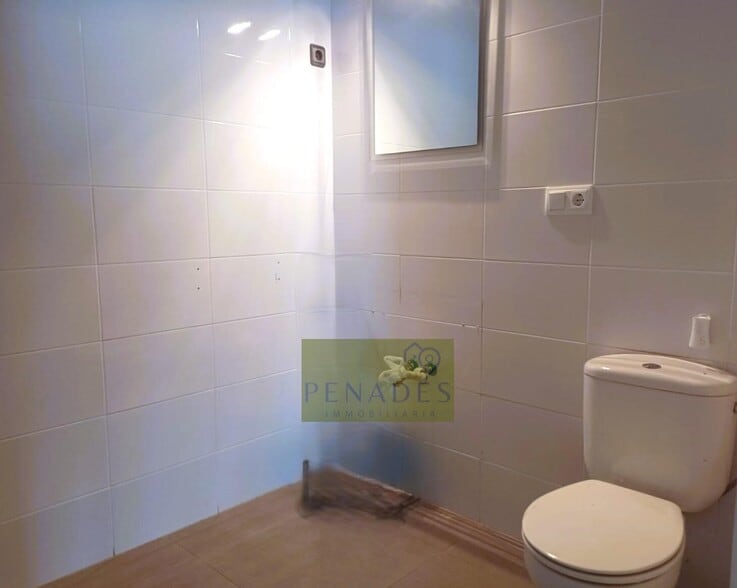 Retail in València for lease - Building Photo - Image 3 of 12