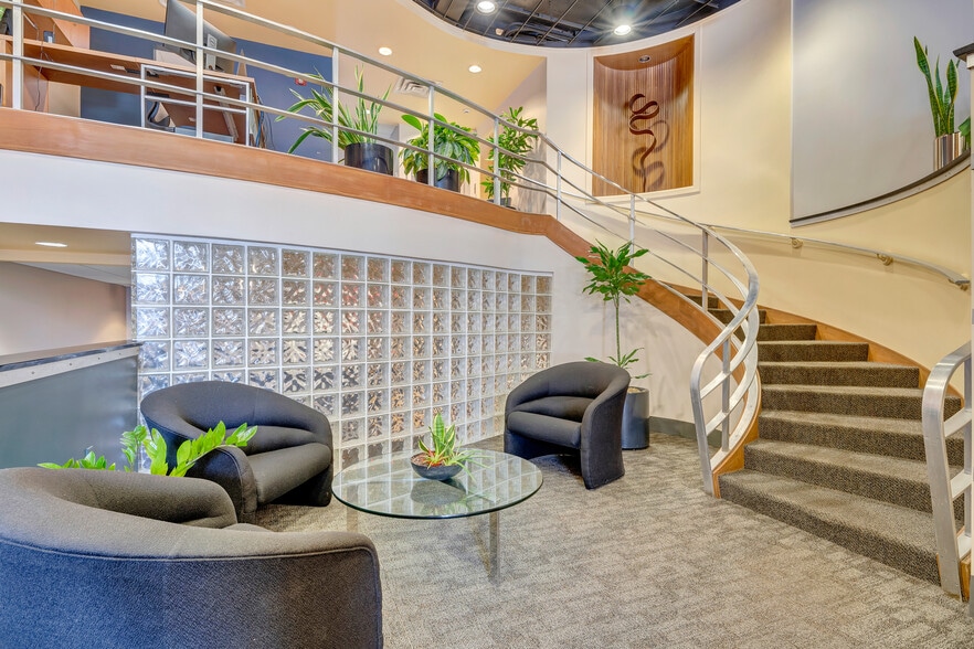 28 Church Ave SW, Roanoke, VA for sale - Building Photo - Image 3 of 8