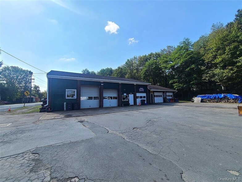 36 Cold Spring Rd, Monticello, NY for sale - Building Photo - Image 2 of 38