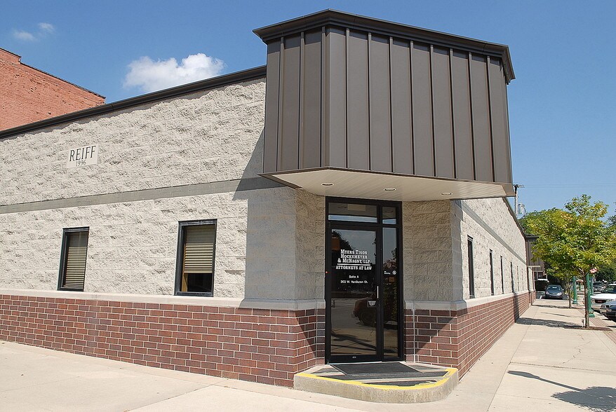 202 W Van Buren St, Columbia City, IN for sale - Building Photo - Image 1 of 1