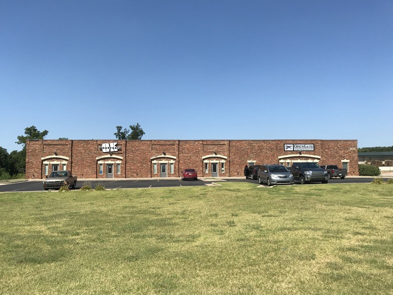 2421 Autumn Run, Ardmore, OK for sale - Primary Photo - Image 1 of 1