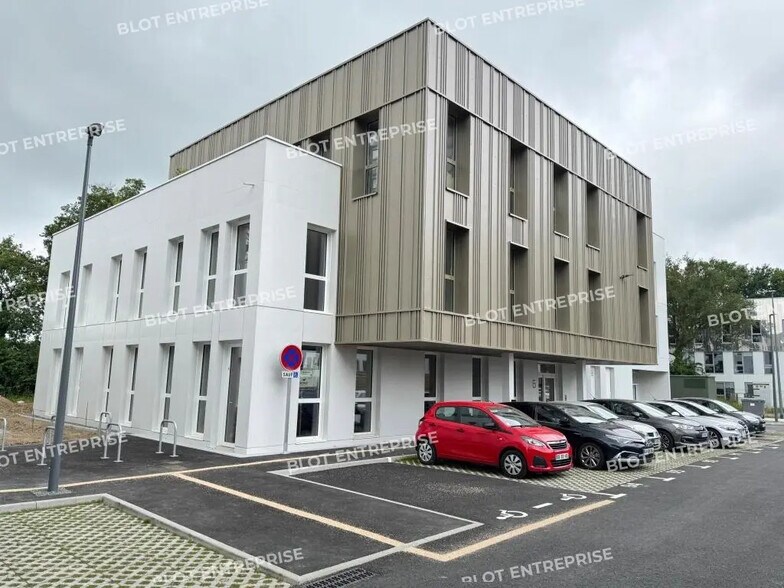 Office in Treillières for sale - Building Photo - Image 1 of 8
