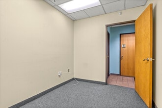 25050 Outer Dr, Lincoln Park, MI for lease Interior Photo- Image 2 of 20