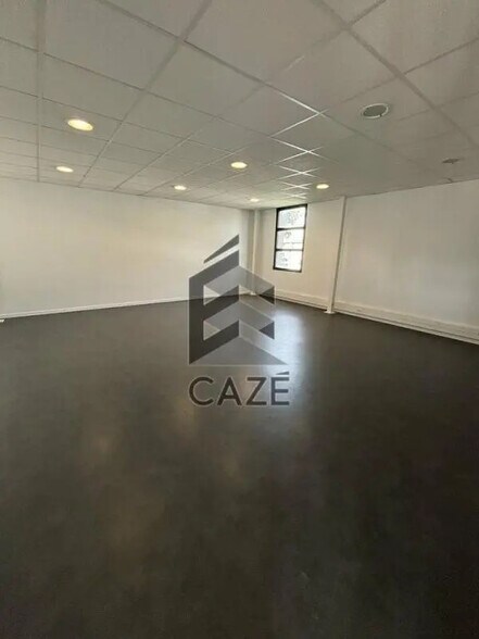 Office in Cenon for sale - Interior Photo - Image 3 of 9