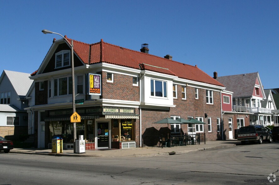 2800-2802 W Lincoln Ave, Milwaukee, WI for sale - Primary Photo - Image 1 of 1