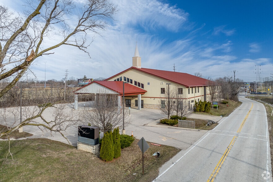 3131 S 100th St, Milwaukee, WI for sale - Building Photo - Image 3 of 5