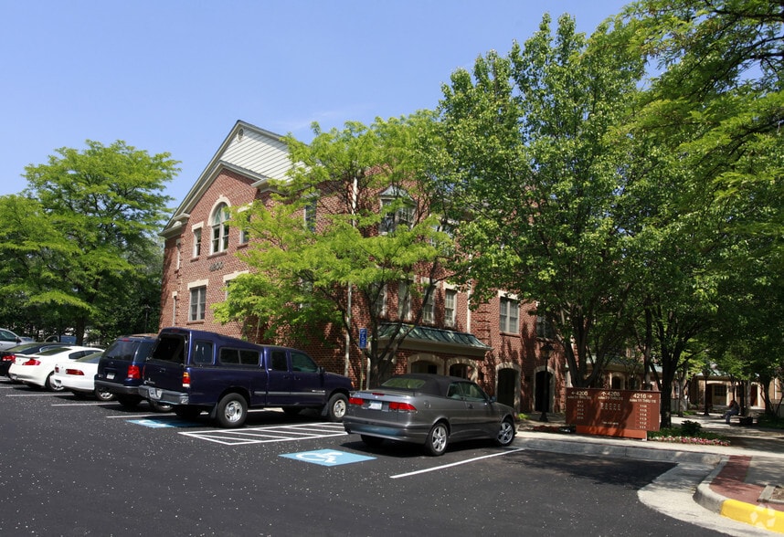 4200 Evergreen Ln, Annandale, VA for sale - Primary Photo - Image 1 of 1