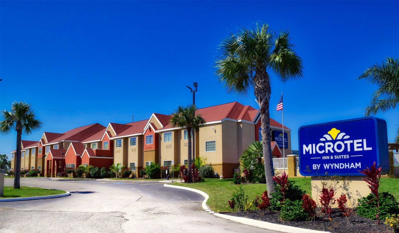 355 E Goodnight Ave, Aransas Pass, TX for sale Primary Photo- Image 1 of 32