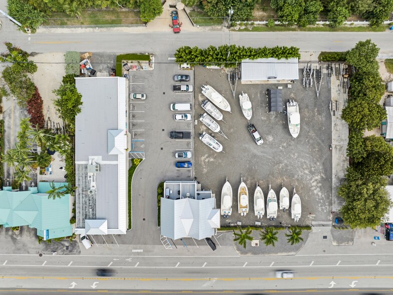 82705 Overseas Hwy, Islamorada, FL for sale - Primary Photo - Image 1 of 62