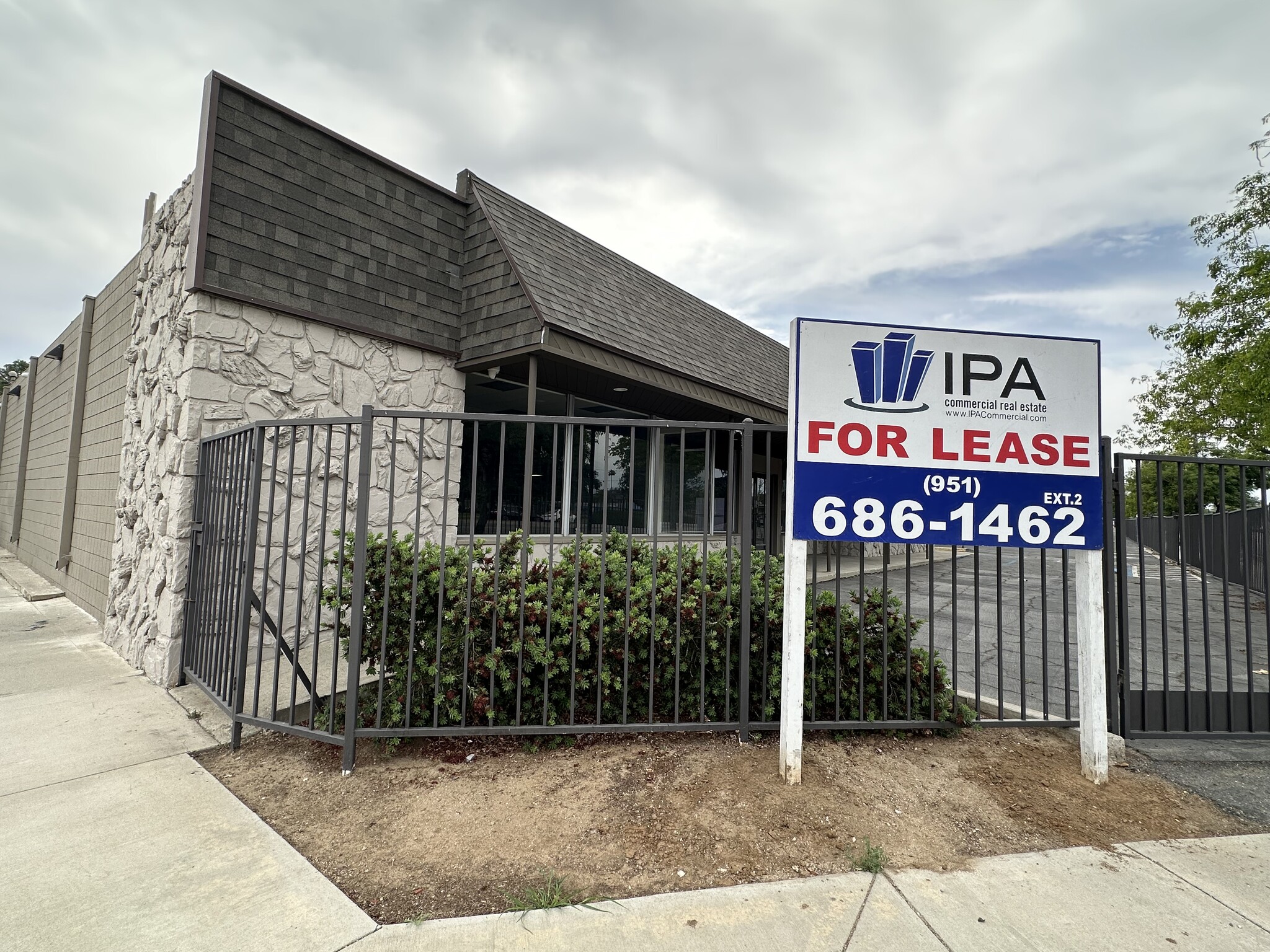 3881 Van Buren Blvd, Riverside, CA for lease Building Photo- Image 1 of 9