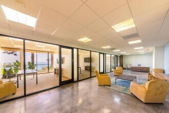 22761 Pacific Coast Hwy, Malibu, CA for lease Interior Photo- Image 1 of 11