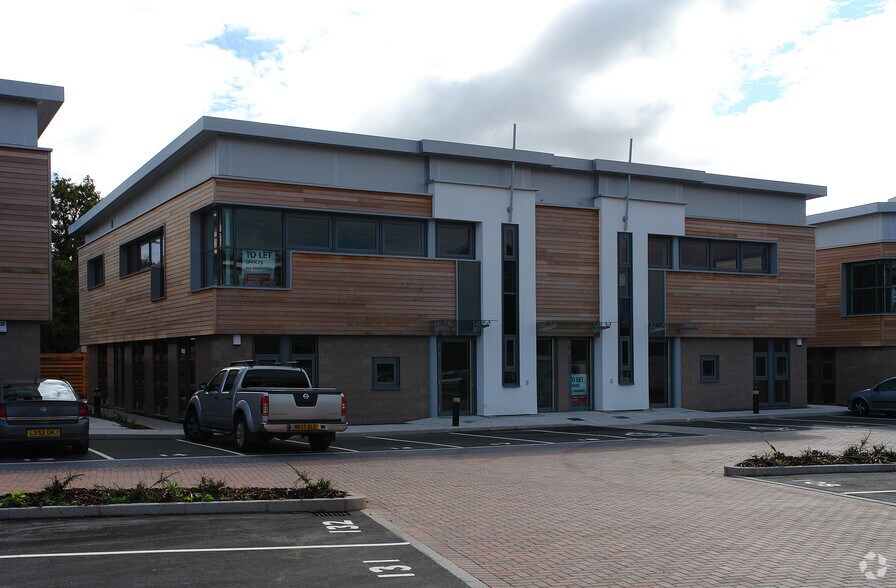 Spetchley Rd, Worcester, WOR WR5 2QX