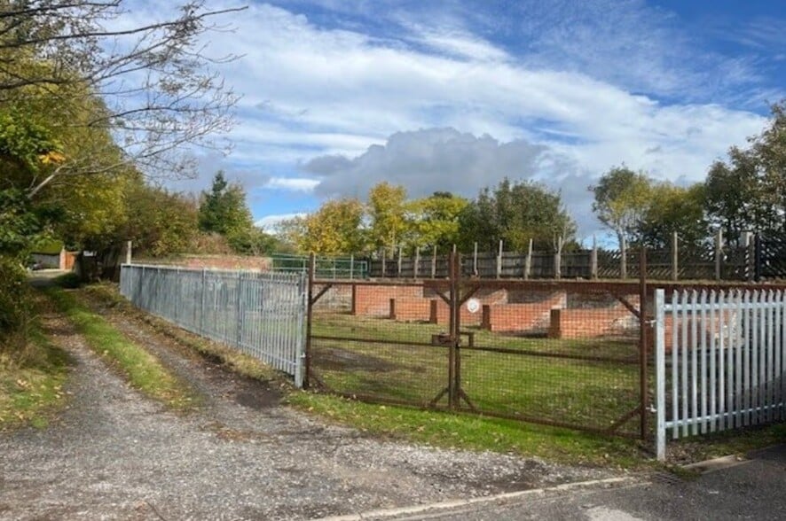 Harrogate Rd, Leeds for lease - Primary Photo - Image 1 of 3