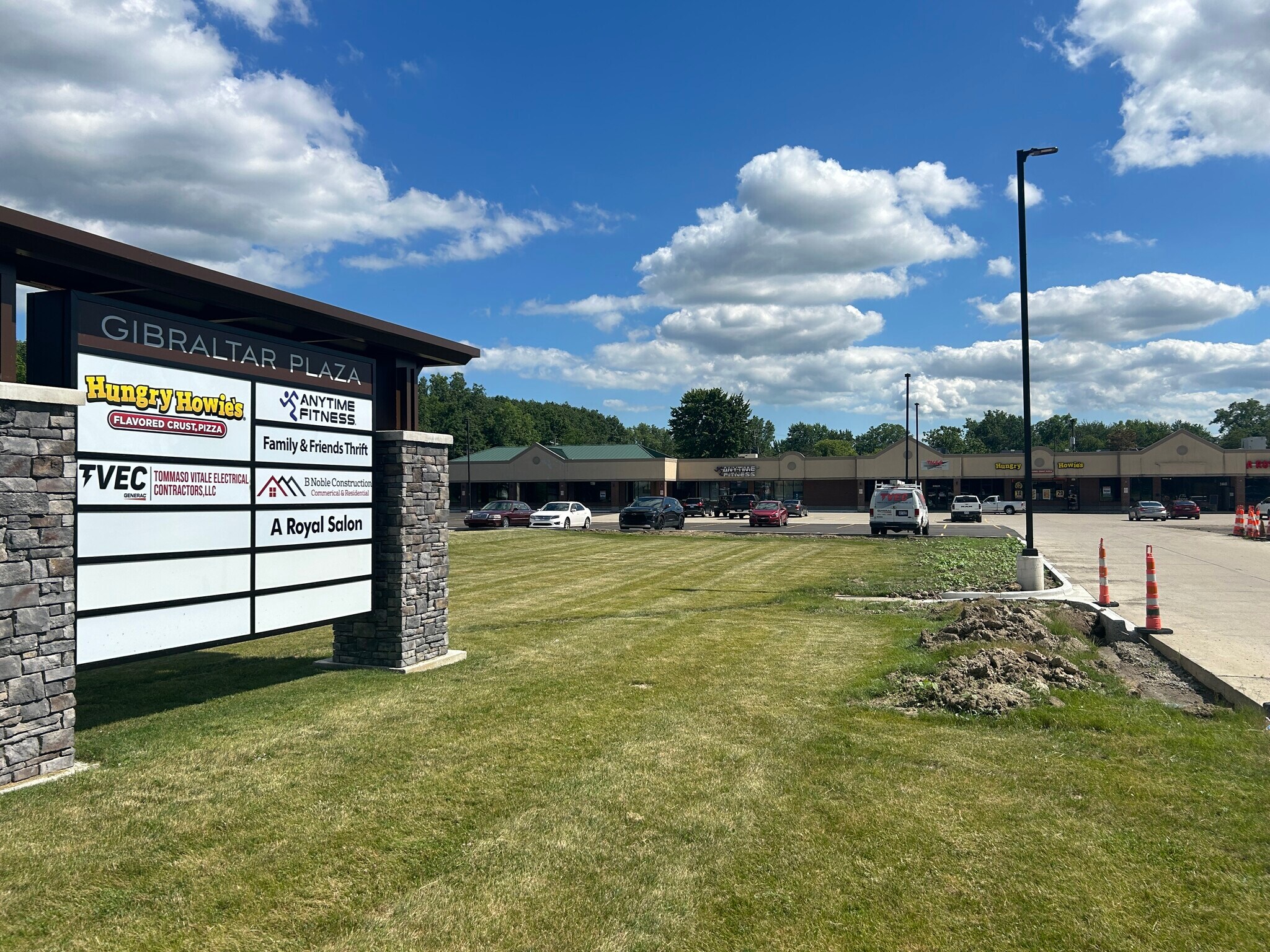 24065 Gibraltar Rd, Flat Rock, MI for sale Building Photo- Image 1 of 1