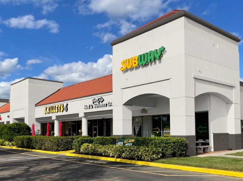 5620-5628 Strand Blvd, Naples, FL for lease - Building Photo - Image 1 of 2