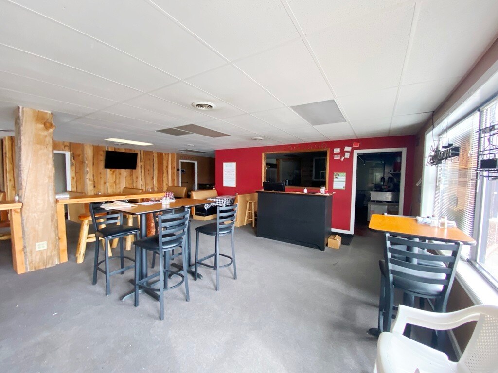 116 N 6th St E, Riverton, WY 82501