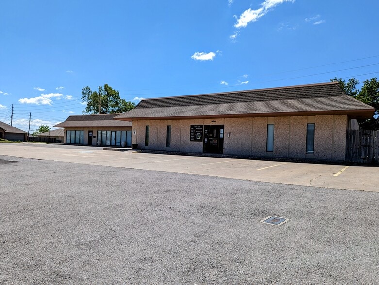 1006 NW 47th St, Lawton, OK for sale - Building Photo - Image 2 of 14