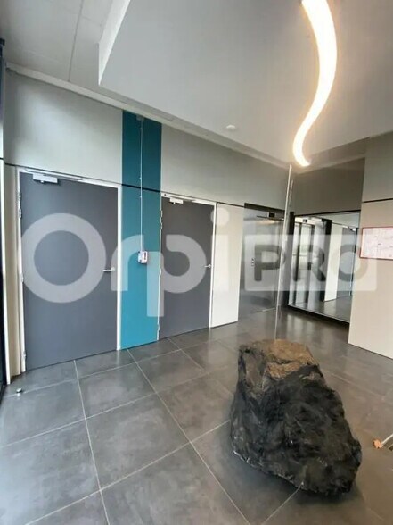 Office in Le Havre for lease - Lobby - Image 2 of 5