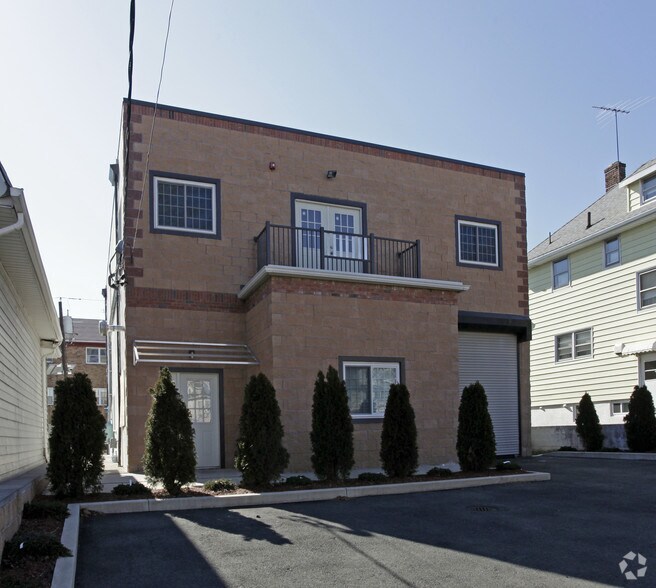 19 E Centre St, Nutley, NJ for lease - Primary Photo - Image 1 of 12