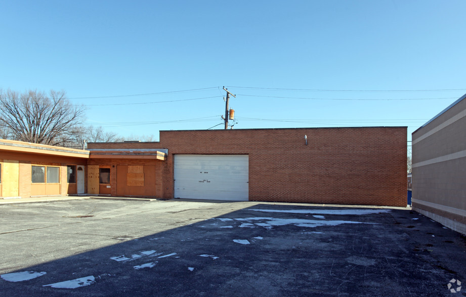 12545 S Ashland Ave, Calumet Park, IL for sale - Building Photo - Image 2 of 6