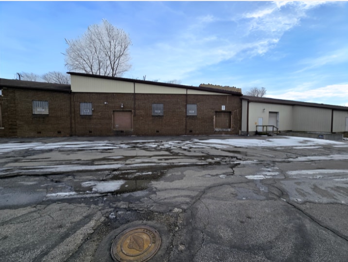 120-122 E Tuscarawas Ave, Barberton, OH for lease - Building Photo - Image 3 of 6