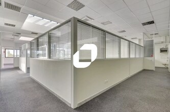 Office in Champigny-sur-Marne for lease Interior Photo- Image 1 of 4