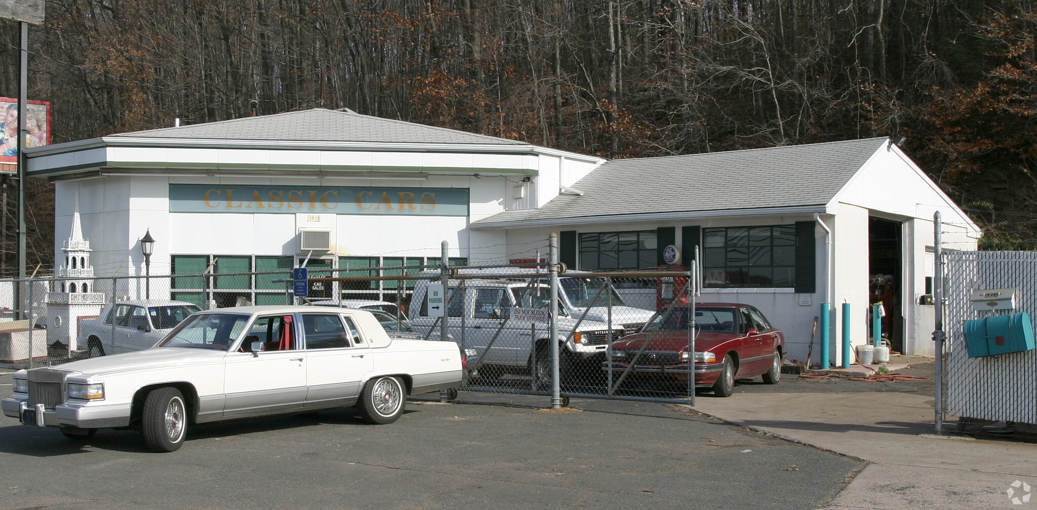 1979 N Broad St, Meriden, CT for sale Primary Photo- Image 1 of 1