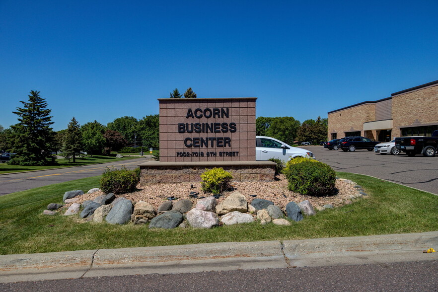 7002-7018 N 6th St, Oakdale, MN for lease - Building Photo - Image 1 of 16