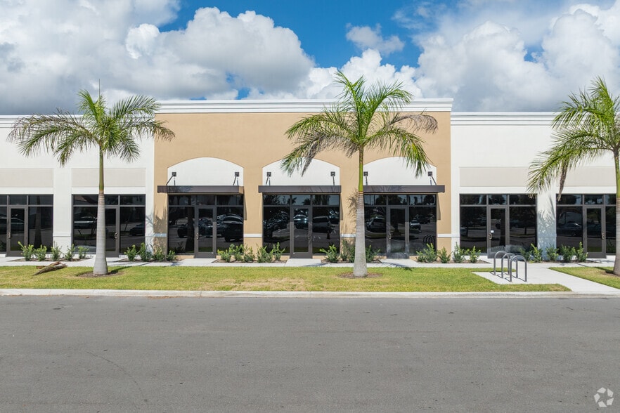 5335 N Military Trl, West Palm Beach, FL for lease - Building Photo - Image 2 of 23